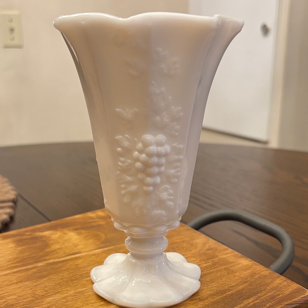 Elegant White Floral Vase